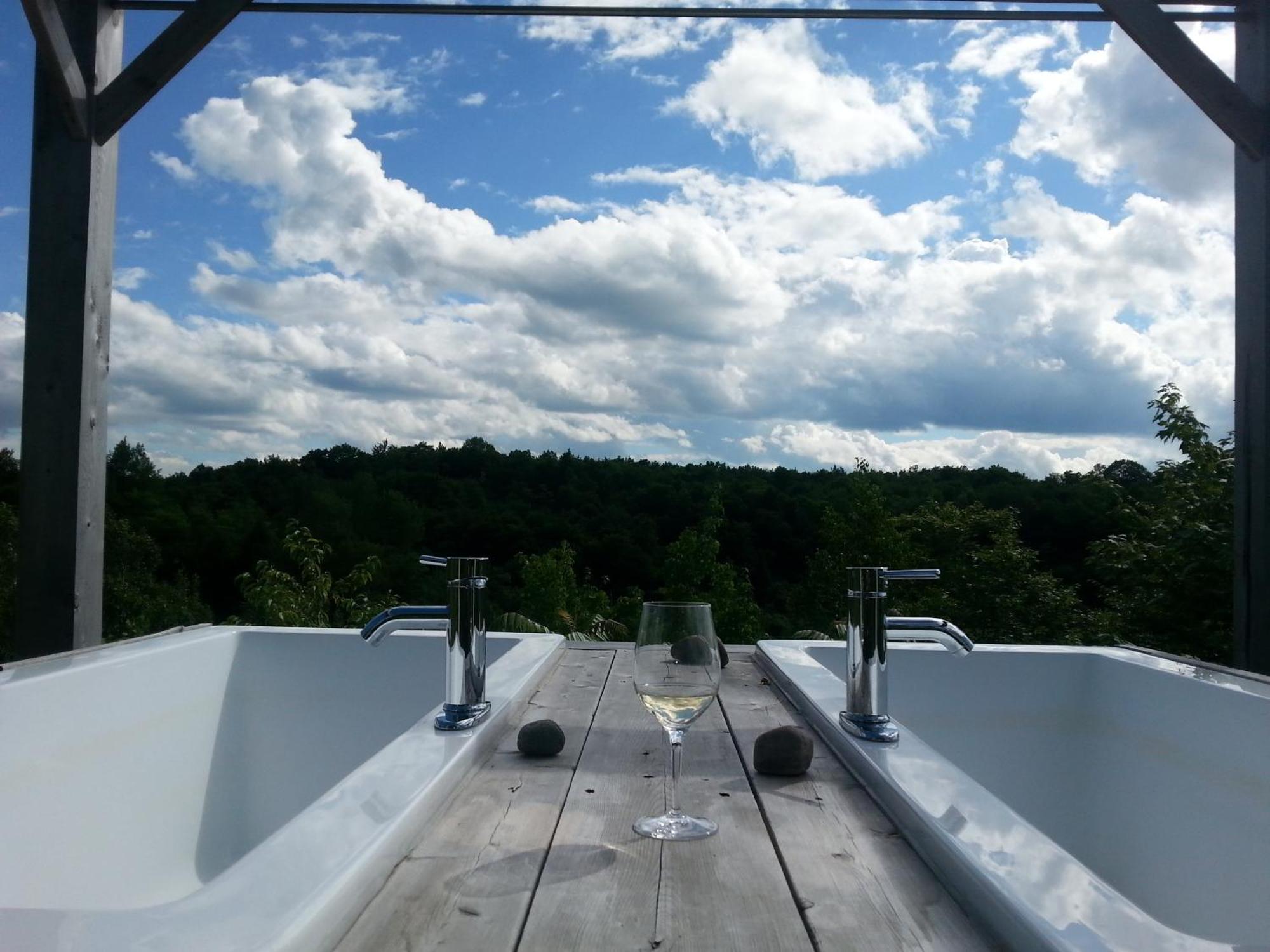 Eco Spa Highland Grenville-Sur-La-Rouge エクステリア 写真