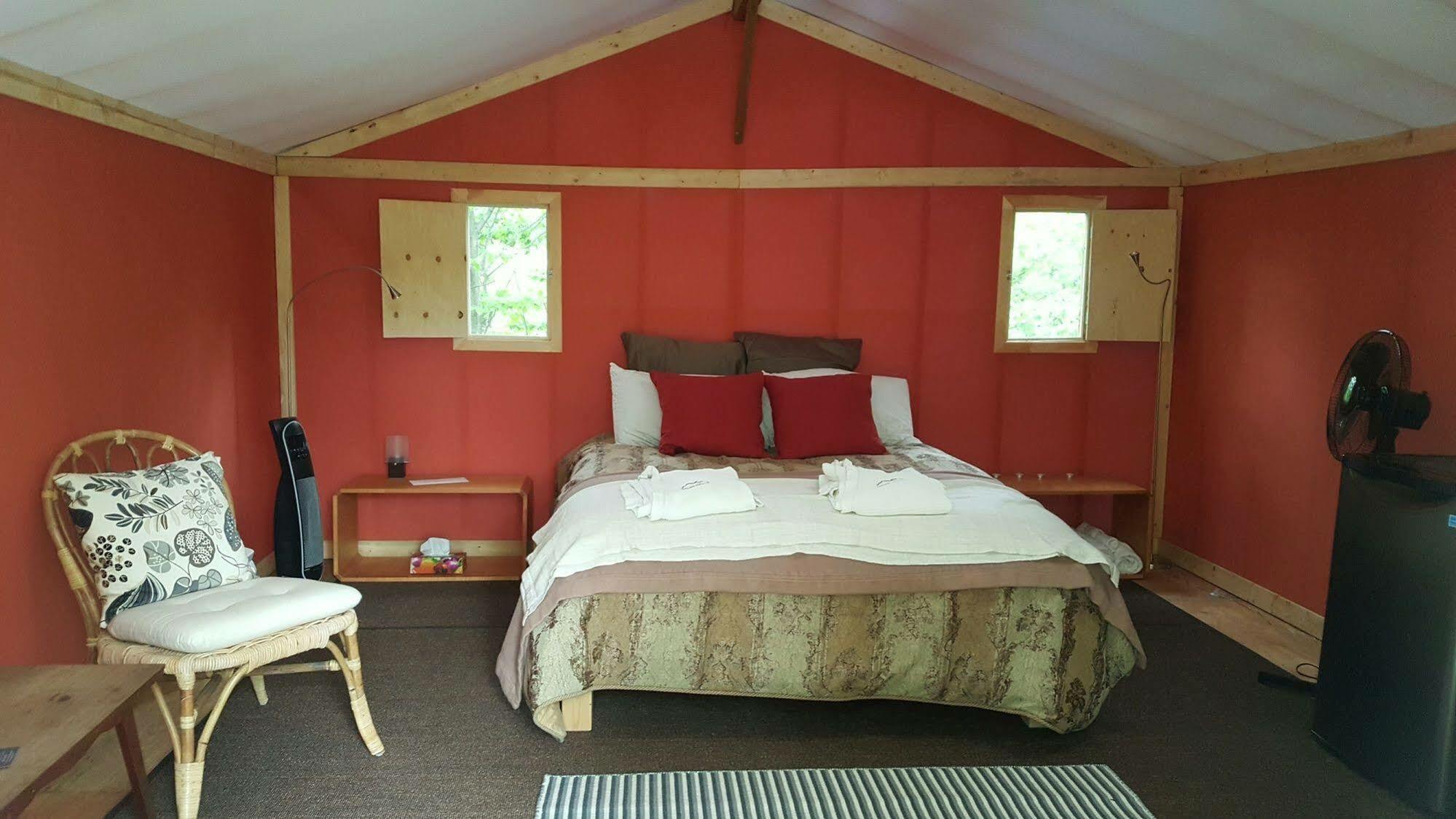 Eco Spa Highland Grenville-Sur-La-Rouge エクステリア 写真
